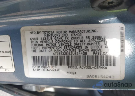 2002 Toyota Camry Le z USA, uszkodzony, nr VIN 4T1BE32K92U624428